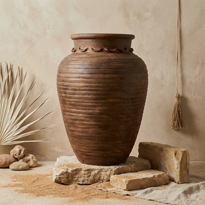 Vaso terracota artesanal RÚSTICO K feito à mão em Portugal, decoração wabi-sabi, minimalista, rústica, mediterrânica, cottagecore e farmhouse . Decoração e design de interiores; decoração e design biofílico;