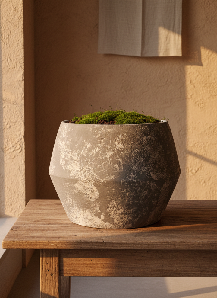 Vaso terracota artesanal Azura A feito à mão Portugal, decoração wabi-sabi, minimalista, rústico, mediterrânico, e outras. Decoração e design de interiores; decoração e design biofílico; 