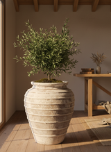 Vaso terracota artesanal Marua H, feito à mão Portugal. Decoração sustentável. Estilo wabi-sabi, minimalista, rústico, mediterrânico, e outras. Design de interiores; design biofílico;