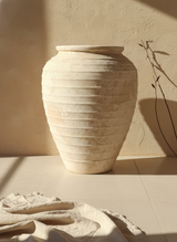 Vaso terracota artesanal Marua N, MADE IN Portugal. Estilo wabi-sabi, minimalista, rústico, mediterrânico, moderno e outras. Decoração sustentável e design de interiores; design biofílico;