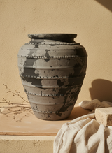 Vaso terracota artesanal Marua B feito à mão Portugal, decoração wabi-sabi, minimalista, rústico, mediterrânico, e outras. Decoração e design de interiores; decoração e design biofílico;