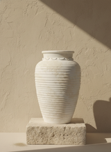 Vaso terracota artesanal EXCLUSIVO Y.2 feito à mão Portugal. Decoração sustentável; decoração e design biofílico; Decoração minimalista, wabi-sabi, rústica, mediterrânico e farmehouse.  Design de interiores; 
