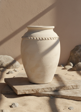 Vaso terracota artesanal  EXC 16, handmade em Portugal.  Design de interiores, decoração sustentável; design biofílico; Decoração wabi-sabi, farmhouse, Japandi, minimalista, mediterrânica, cottagecore e moderno