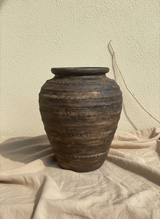 Vaso terracota artesanal RÚSTICO L, feito artesanalmente em Portugal. Decoração de interiores; Design biofílico; Decoração sustentável nos estilos: Japandi, minimalista, rústico, mediterrânico, farmhouse e cottage. 