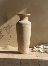Vaso terracota artesanal  EXC 17, handmade em Portugal. Estilo orgânico; Decoração orgânica; cottagecore, wabi-sabi, farmhouse, Japandi, minimalista, mediterrânica e moderno. Design de interiores sustentável; design biofílico;