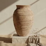 Vaso terracota artesanal RÚSTICO G.1 feito à mão Portugal. Decoração minimalista, wabi-sabi, rústica, mediterrânico e farmehouse. Decoração e design de interiores; design biofílico e decoração;