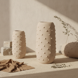 Vaso terracota artesanal  EXC 21, handmade em Portugal. Design de interiores sustentável; design biofílico. Decoração wabi-sabi, farmhouse, Japandi, minimalista, mediterrânica, cottagecore e moderno.  Decoração orgânica;