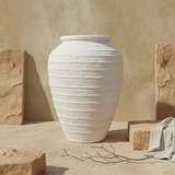 Vaso terracota artesanal  EXC 26, handmade em Portugal. Decoração orgânica. Estilo mediterranico. Design de interiores sustentável; design biofílico; Decoração wabi-sabi, farmhouse, Japandi, minimalista, mediterrânica, cottagecore e moderno.