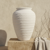 Vaso terracota artesanal  EXC 26, handmade em Portugal. Decoração orgânica. Estilo mediterranico. Design de interiores sustentável; design biofílico; Decoração wabi-sabi, farmhouse, Japandi, minimalista, mediterrânica, cottagecore e moderno.