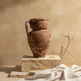 Vaso terracota artesanal RÚSTICO R.1 feito à mão Portugal. Decoração Orgânica;  Estilo wabi-sabi, minimalista, rústico, mediterrânico, Japandi e farmehouse. Decoração de interiores;  design biofílico;