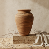 Vaso terracota artesanal RÚSTICO Y feito à mão em Portugal. decoração e design biofílico; Decoração wabi-sabi, minimalista, rústica, mediterrânica, cottagecore e farmhouse . Decoração e design de interiores; 
