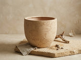 Vaso terracota artesanal  NAHURA D handmade em Portugal. Decoração wabi-sabi, farmhouse, Japandi, minimalista, mediterrânica, cottagecore e moderno. Design de interiores, decoração sustentável; design biofílico; ORGANIC DECOR; 
