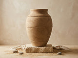Vaso terracota artesanal LAMOUR K feito à mão Portugal.  Design de interiores; Decoração sustentável; Decoração orgânica; decoração e design biofílico; Decoração minimalista, wabi-sabi, rústica, mediterrânico e farmehouse. 