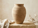 Vaso terracota artesanal LAMOUR K feito à mão Portugal.  Design de interiores; Decoração sustentável; Decoração orgânica; decoração e design biofílico; Decoração minimalista, wabi-sabi, rústica, mediterrânico e farmehouse. 