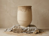 Vaso terracota artesanal Alba F feito à mão Portugal. Estilo marroquino; Estilo Mediterrânico; ORGANIC DECOR; MEDITERRANEAN DECOR; Decoração Wabi-sabi, minimalista, rústico, farmhouse e moderno. Design de interiores; design biofílico; decoração sustentável.