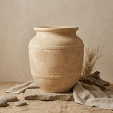 Vaso terracota artesanal  EXC 32, handmade em Portugal. Decoração orgâmica; Decoração wabi-sabi, farmhouse, Japandi, minimalista, mediterrânica, cottagecore e moderno. Design de interiores, decoração sustentável; design biofílico;