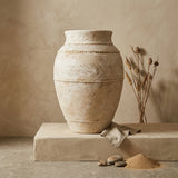 Vaso terracota artesanal LAMOUR M feito à mão Portugal. ORGANIC DECOR; Design de interiores; Decoração sustentável; Decoração orgânica; decoração e design biofílico; Decoração minimalista, wabi-sabi, rústica, mediterrânico e farmehouse. 