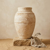 Vaso terracota artesanal LAMOUR M feito à mão Portugal. ORGANIC DECOR; Design de interiores; Decoração sustentável; Decoração orgânica; decoração e design biofílico; Decoração minimalista, wabi-sabi, rústica, mediterrânico e farmehouse. 