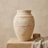 Vaso terracota artesanal LAMOUR M feito à mão Portugal. ORGANIC DECOR; Design de interiores; Decoração sustentável; Decoração orgânica; decoração e design biofílico; Decoração minimalista, wabi-sabi, rústica, mediterrânico e farmehouse. 
