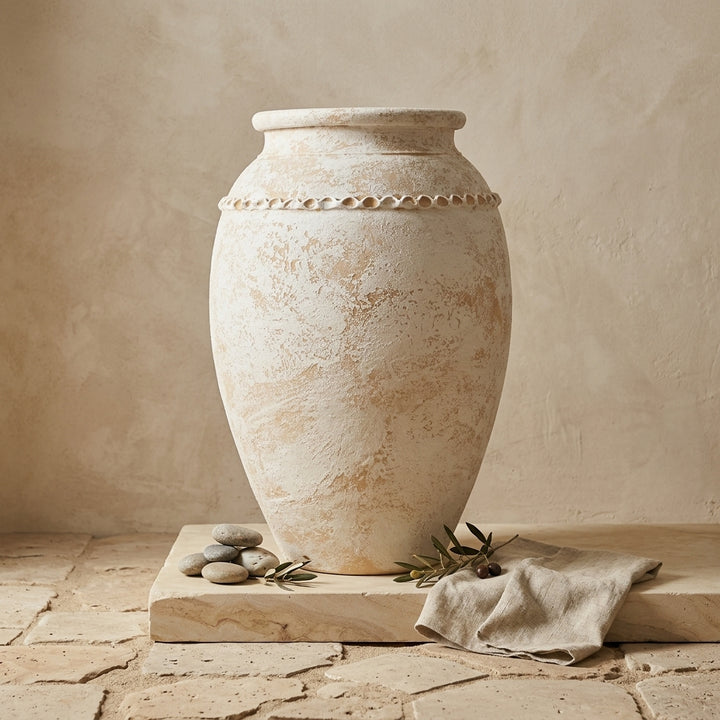 Vaso terracota artesanal Tamar G feito à mão Portugal. Design biofílico; Decoração sustentável; Decoração estilo wabi-sabi, minimalista, rústico, mediterrânico, Japandi e farmehouse. Decoração de interiores; 