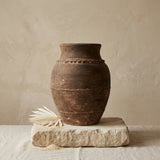 Vaso terracota artesanal RÚSTICO S feito à mão em Portugal. Estilos minimalista, rústico, mediterrânico, Japandi,  wabi-sabi e farmehouse. Decoração de interiores;  design biofílico;