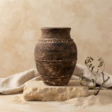 Vaso terracota artesanal RÚSTICO S feito à mão em Portugal. Estilos minimalista, rústico, mediterrânico, Japandi,  wabi-sabi e farmehouse. Decoração de interiores;  design biofílico;