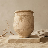 Vaso terracota artesanal Alba J feito à mão Portugal. Estilo marroquino; ORGANIC DECOR;  Estilo Mediterrânico; Decoração Wabi-sabi, minimalista, rústico, farmhouse e moderno. Design de interiores; design biofílico; decoração sustentável. MEDITERRANEAN STYLE;