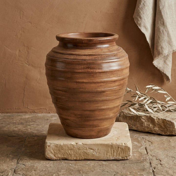 Vaso terracota artesanal RÚSTICO X.11 Made in Portugal. Decoração de interiores;  Organic decor; design biofílico; Estilos cottagecore, rústico, mediterrânico, Japandi, estilo wabi-sabi e farmehouse.