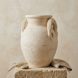 Vaso terracota artesanal Poteh A feito à mão Portugal. Mediterranen House Style; Decoração orgânica; Decoração natural e sustentável nos estilos Japandi, minimalista, rústico, farmhouse e moderno e wabi-sabi. Design de interiores; design biofílico;