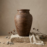 Vaso terracota artesanal RÚSTICO K feito à mão em Portugal, decoração wabi-sabi, minimalista, rústica, mediterrânica, cottagecore e farmhouse . Decoração e design de interiores; decoração e design biofílico;