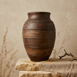 Vaso terracota artesanal RÚSTICO G.2 feito à mão Portugal. Decoração orgânica; Decoração minimalista, wabi-sabi, rústica, mediterrânico e farmehouse. Decoração e design de interiores; design biofílico e decoração;