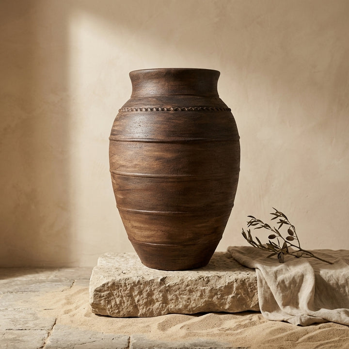 Vaso terracota artesanal RÚSTICO G.2 feito à mão Portugal. Decoração orgânica; Decoração minimalista, wabi-sabi, rústica, mediterrânico e farmehouse. Decoração e design de interiores; design biofílico e decoração;