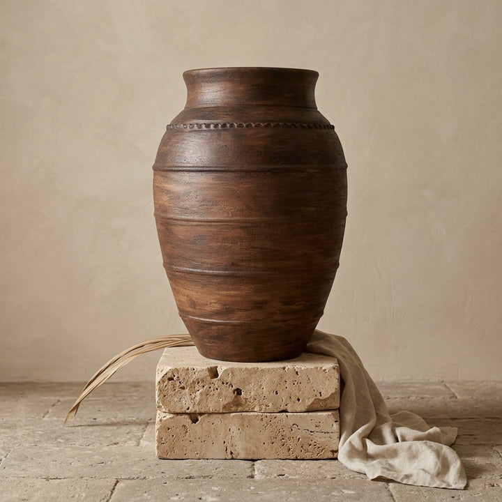 Vaso terracota artesanal RÚSTICO G.2 feito à mão Portugal. Decoração orgânica; Decoração minimalista, wabi-sabi, rústica, mediterrânico e farmehouse. Decoração e design de interiores; design biofílico e decoração;