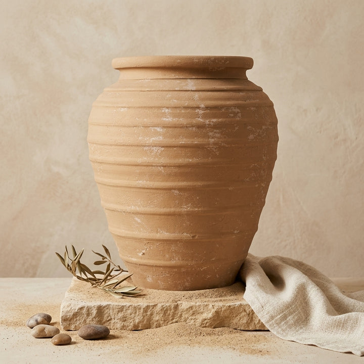 Vaso terracota artesanal Marua D, MADE IN Portugal. Decoração orgânica; Estilo wabi-sabi, minimalista, rústico, mediterrânico, moderno e outras. Decoração sustentável e design de interiores; design biofílico;