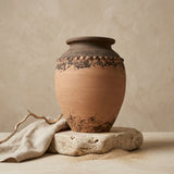 Vaso terracota artesanal  EXC 36, handmade em Portugal. Organic Decor; Design de interiores sustentável; design biofílico; Decoração orgânica; Decoração wabi-sabi, farmhouse, Japandi, minimalista, mediterrânica. Mediterranean Style;