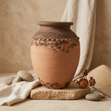 Vaso terracota artesanal  EXC 36, handmade em Portugal. Organic Decor; Design de interiores sustentável; design biofílico; Decoração orgânica; Decoração wabi-sabi, farmhouse, Japandi, minimalista, mediterrânica. Mediterranean Style;