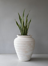 Vaso terracota artesanal Marua C feito à mão Portugal, decoração wabi-sabi, minimalista, rústico, mediterrânico, e outras. Decoração e design de interiores; decoração e design biofílico;