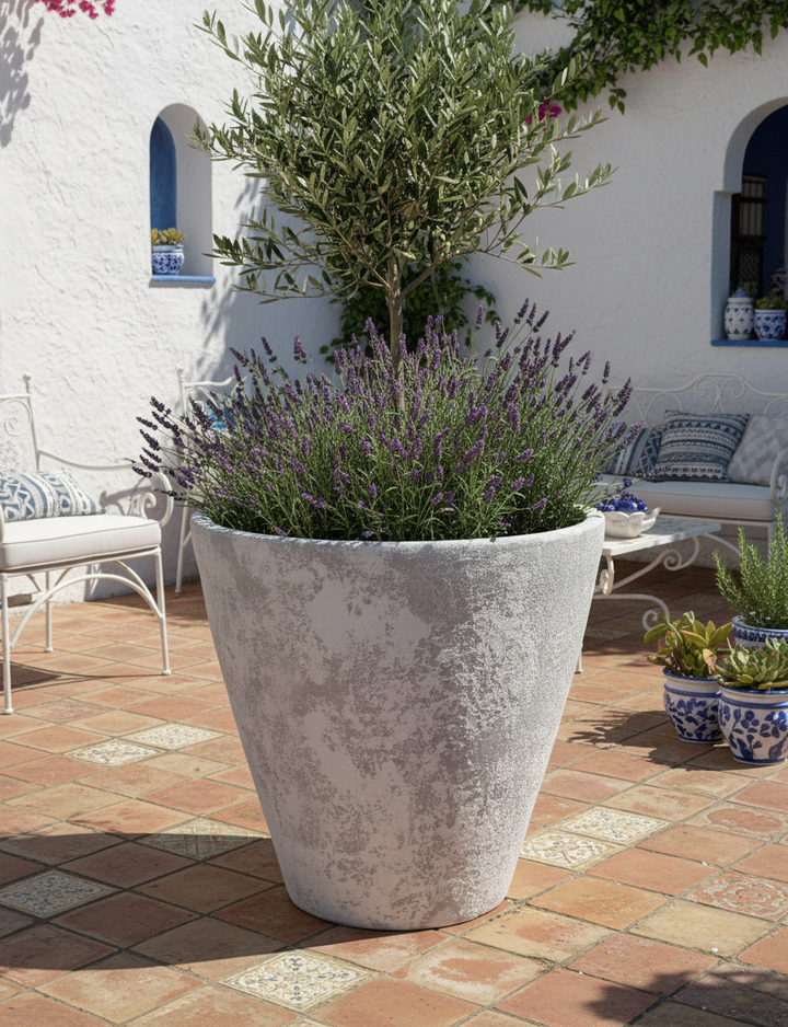 Vaso terracota artesanal Nura A feito à mão Portugal, decoração wabi-sabi, minimalista, rústico, mediterrânico, e outras. Decoração e design de interiores; decoração e design biofílico;